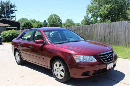 MAROON 2010 Hyundai SONATA GLS