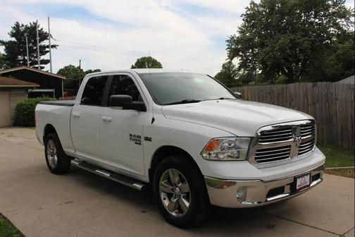 Bright White Clearcoat 2019 RAM 1500 Big Horn