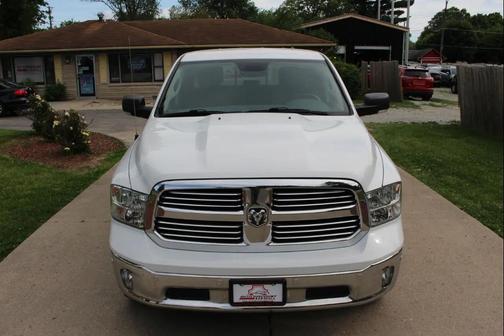 Bright White Clearcoat 2019 RAM 1500 Big Horn