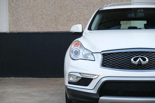 2017 INFINITI QX50 Base