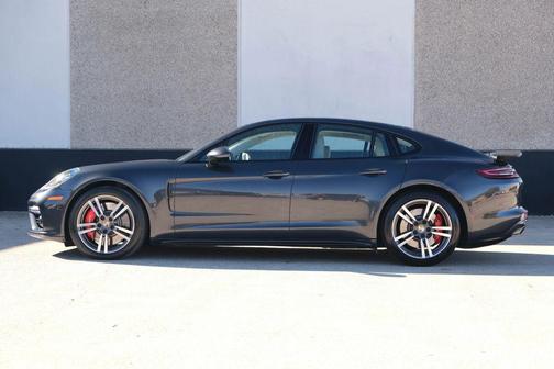 2017 Porsche Panamera Turbo