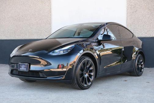 2022 Tesla Model Y Long Range Dual Motor All-Wheel Drive
