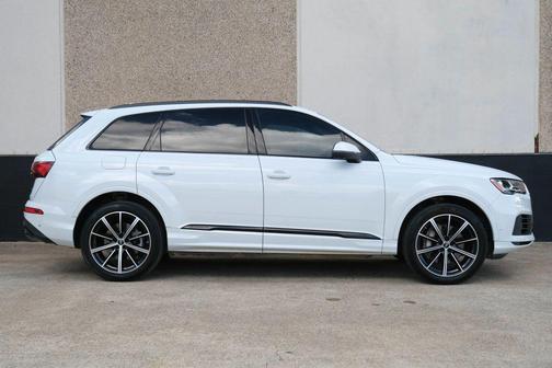 2022 Audi Q7 55 Premium Plus
