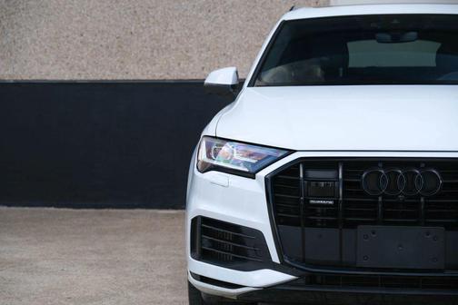 2022 Audi Q7 55 Premium Plus