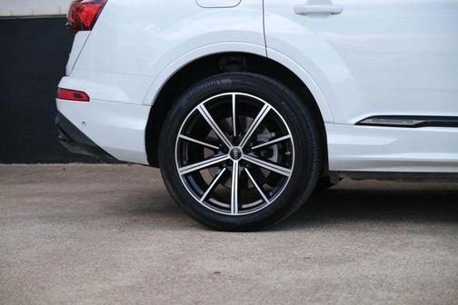 2022 Audi Q7 55 Premium Plus