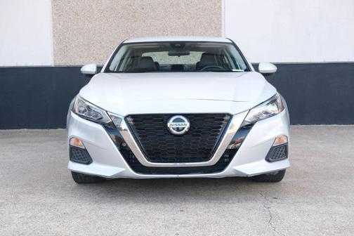 2020 Nissan Altima SR FWD