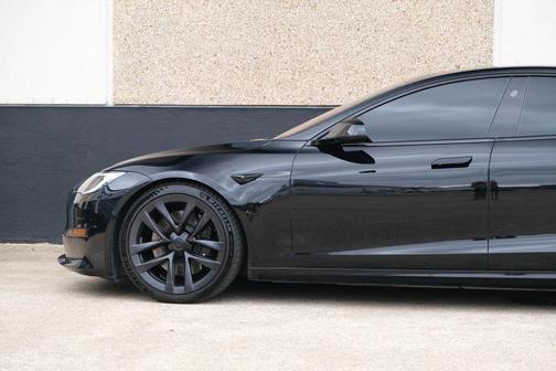 2022 Tesla Model S Plaid