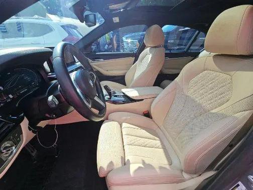 2022 BMW 530 i
