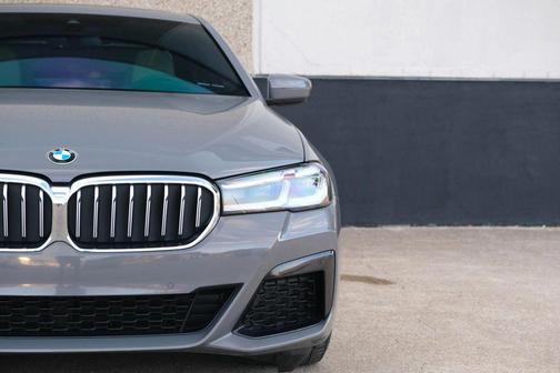 2022 BMW 530 i