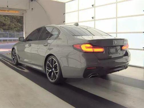2022 BMW 530 i
