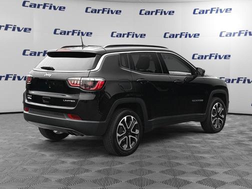 Diamond Black Crystal Pearlcoat 2022 Jeep Compass Limited