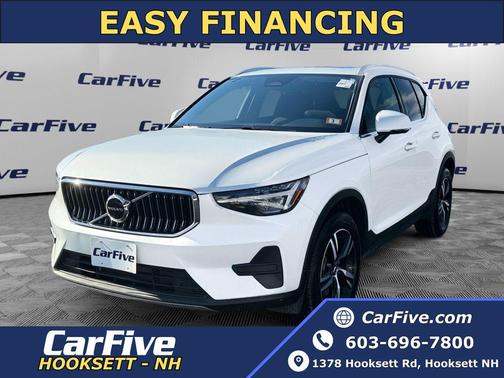 2025 Volvo XC40 B5 Core Bright Theme