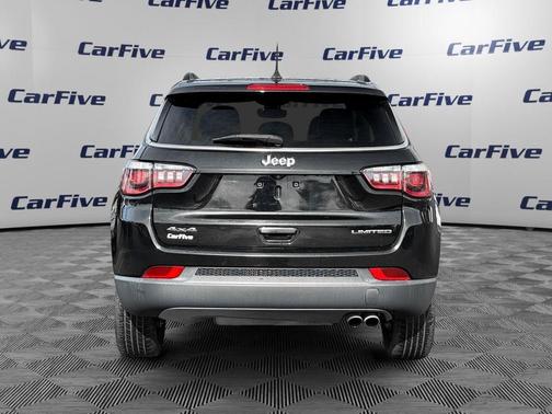 Diamond Black Crystal Pearlcoat 2018 Jeep Compass Limited