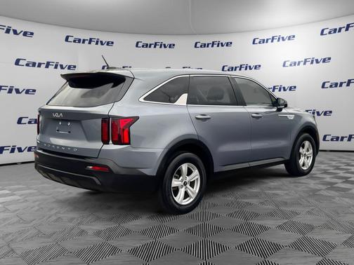2022 Kia Sorento LX