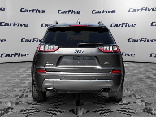 Granite Crystal Metallic Clearcoat 2019 Jeep Cherokee Overland
