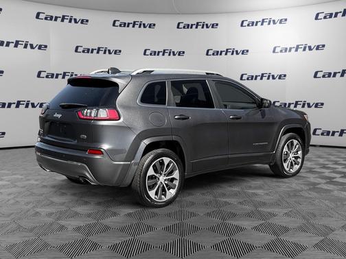 Granite Crystal Metallic Clearcoat 2019 Jeep Cherokee Overland