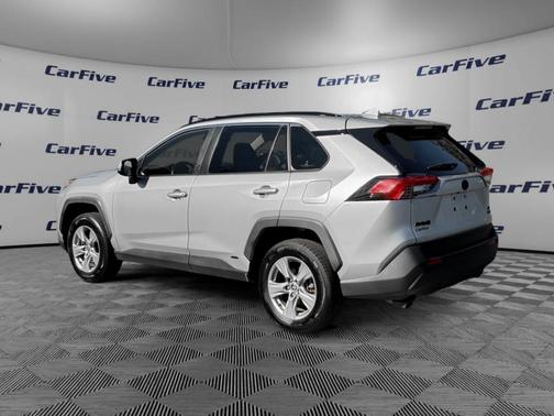 2022 Toyota RAV4 Hybrid XLE