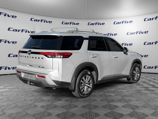 2022 Nissan Pathfinder SL 4WD