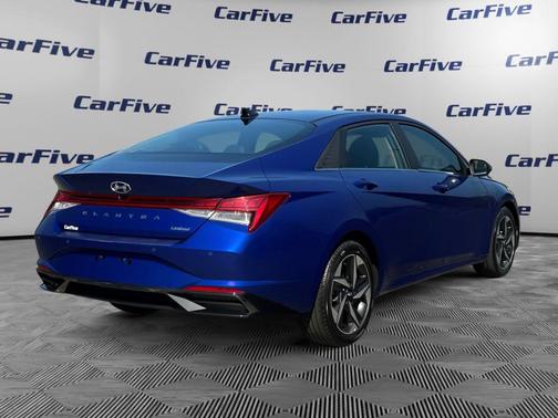 2022 Hyundai ELANTRA Limited