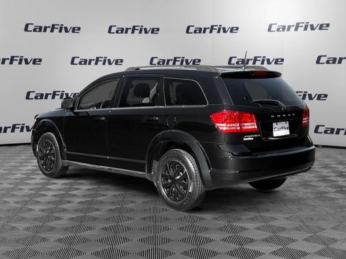 Pitch Black Clearcoat 2019 Dodge Journey SE