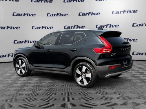 2019 Volvo XC40 T5 Momentum