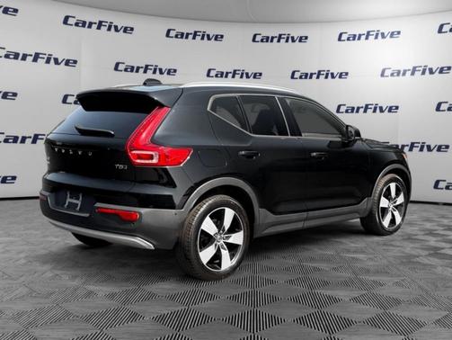 2019 Volvo XC40 T5 Momentum