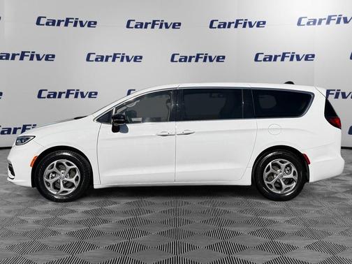 Bright White Clearcoat 2024 Chrysler Pacifica Limited