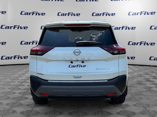 Pearl White Tricoat 2023 Nissan Rogue SV