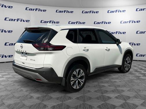 Pearl White Tricoat 2023 Nissan Rogue SV