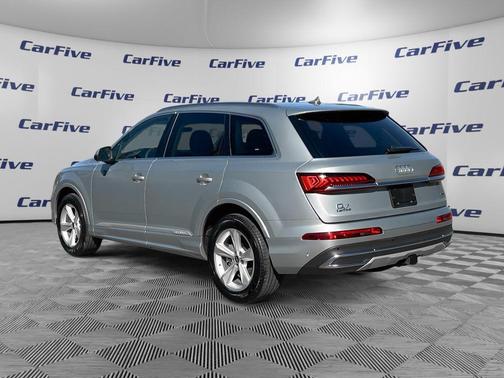 2024 Audi Q7 45 Premium Plus