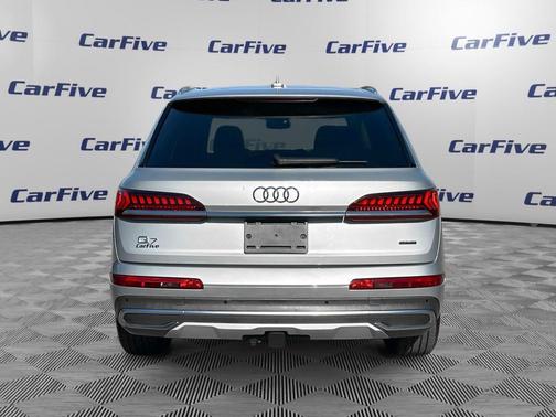 2024 Audi Q7 45 Premium Plus