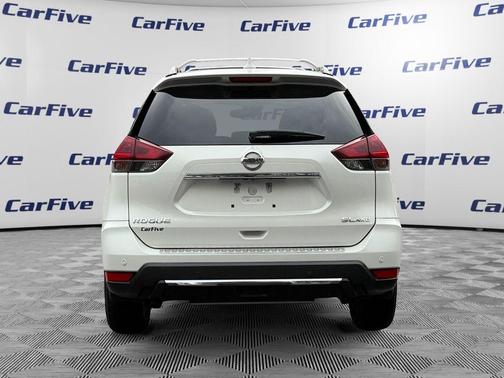 Pearl White Tricoat 2019 Nissan Rogue SL