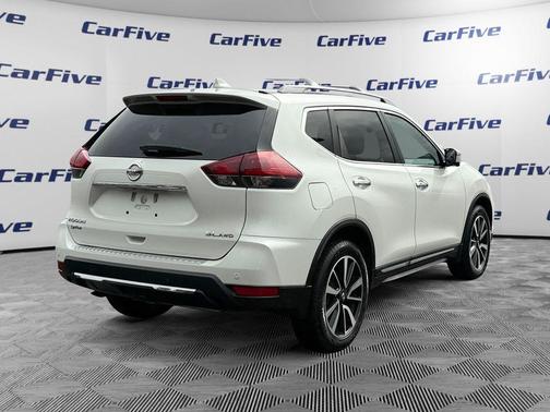 Pearl White Tricoat 2019 Nissan Rogue SL