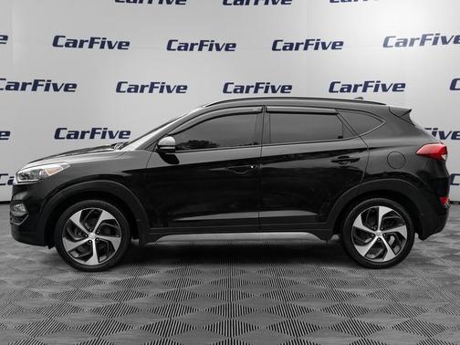 Black Noir Pearl 2018 Hyundai TUCSON Value