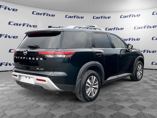 2023 Nissan Pathfinder SL 4WD