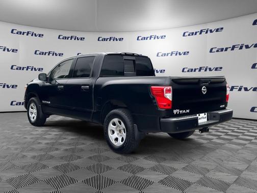 Super Black 2021 Nissan Titan S