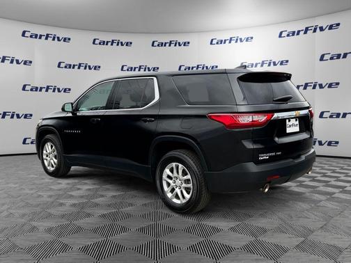 Mosaic Black Metallic 2018 Chevrolet Traverse LS