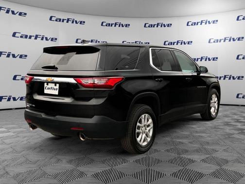 Mosaic Black Metallic 2018 Chevrolet Traverse LS