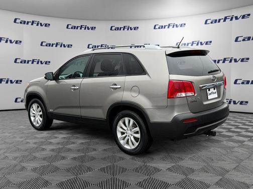 Titanium Silver 2011 Kia Sorento EX