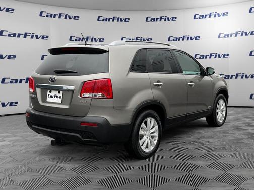 Titanium Silver 2011 Kia Sorento EX
