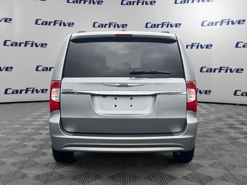 2015 Chrysler Town & Country LX