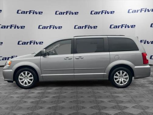 2015 Chrysler Town & Country LX
