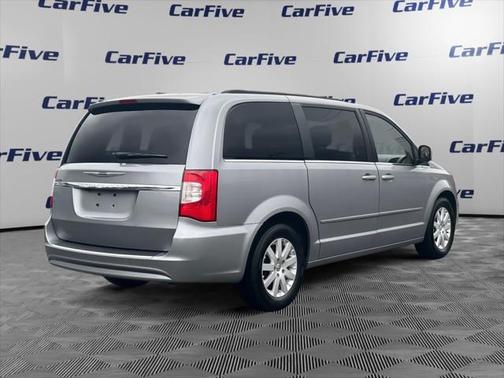 2015 Chrysler Town & Country LX