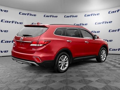 2017 Hyundai SANTA FE SE