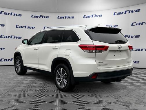 Blizzard Pearl 2019 Toyota Highlander XLE