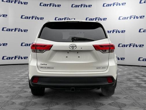 Blizzard Pearl 2019 Toyota Highlander XLE