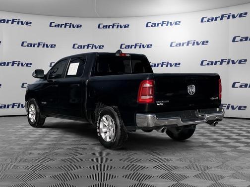 Diamond Black Crystal Pearlcoat 2023 RAM 1500 Laramie