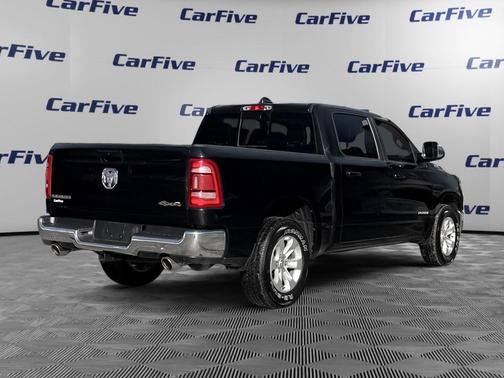 Diamond Black Crystal Pearlcoat 2023 RAM 1500 Laramie