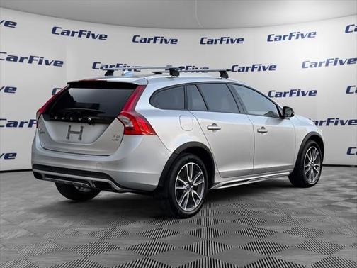 2016 Volvo V60 Cross Country T5