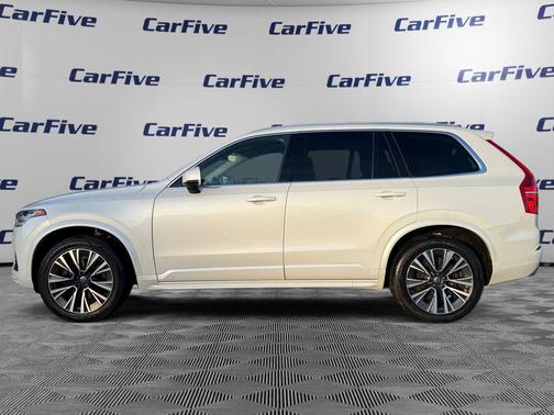 2020 Volvo XC90 T6 Momentum